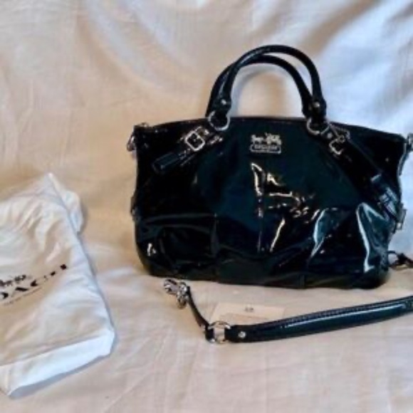 Coach Very Dark Blue Patent Leather Shoulder Bag with Dust Bag - Picture 2 of 9